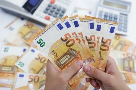 Ministros da zona do euro vão avaliar criação de stablecoins em euro e mais emissão de dívida