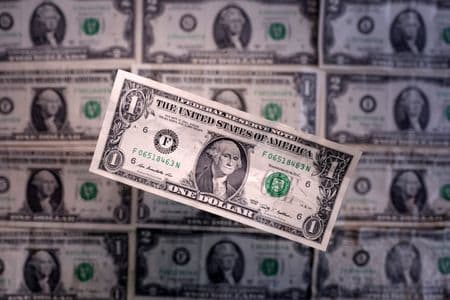 Dólar fecha dia abaixo dos R$5,25, mas acumula alta de 2% na primeira semana de guerra