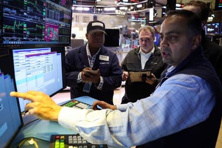 Wall Street fecha em baixa e tem perda semanal com guerra alimentando preocupações com inflação