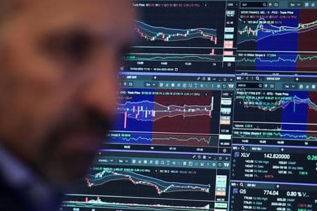 Wall Street avança com investidores à espera de dados