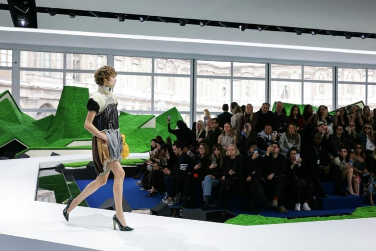 Folclore e natureza no desfile da Louis Vuitton em Paris