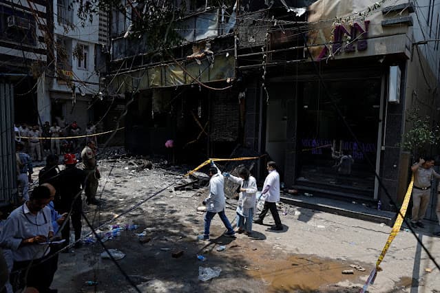 Incêndio em hotel de Délhi deixa 21 mortos, sendo ao menos 18 estrangeiros