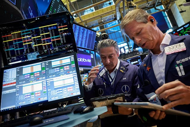 Dow marca novo recorde intradiário com petróleo em queda e SpaceX disparando