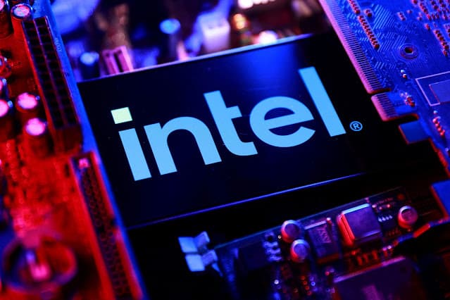 Alphabet contrata Intel para fabricar três milhões de chips próprios, diz The Information