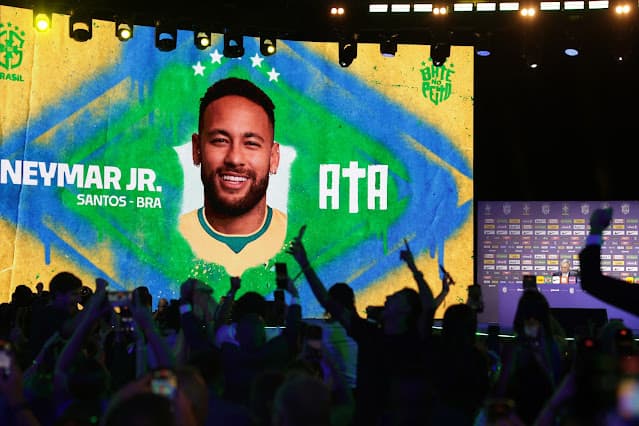 Neymar desfalca Brasil em amistosos e deve perder estreia na Copa por lesão na panturrilha