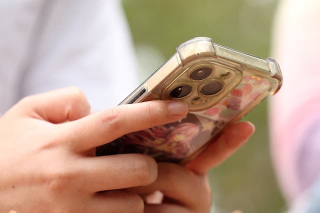 Um quinto dos adolescentes australianos ainda usa TikTok e Snapchat após proibição de rede social