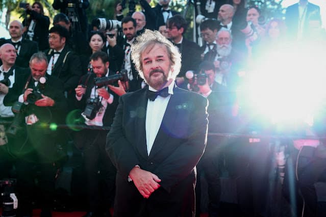 Diretor de "O Senhor dos Anéis" é homenageado na abertura do Festival de Cannes em tom discreto