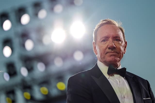 Kevin Spacey faz acordo em processos no Reino Unido sobre suposta agressão sexual