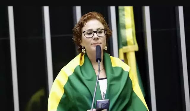 Justiça da Itália autoriza a extradição da ex-deputada federal Carla Zambelli