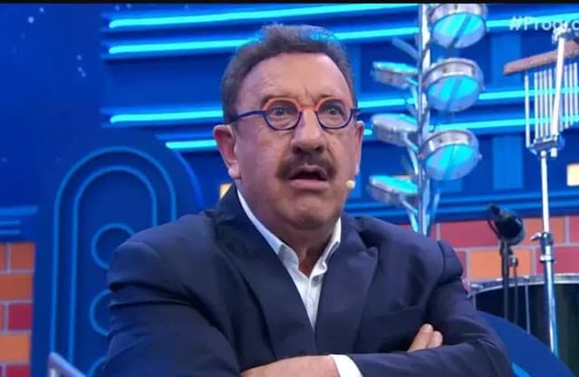 Ao vivo no SBT, Ratinho comete transfobia com Erika Hilton: “Não é mulher”