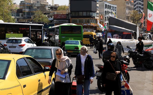 Conversas entre EUA e Irã avançam rumores de acordo para acabar com a guerra, diz site Axios