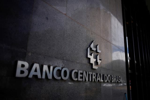 BC vende total de US$1 bilhão em dois leilões de linha para rolagem