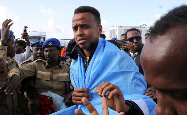 Árbitro somali que teve entrada negada nos EUA diz que ocorrido foi "destino"