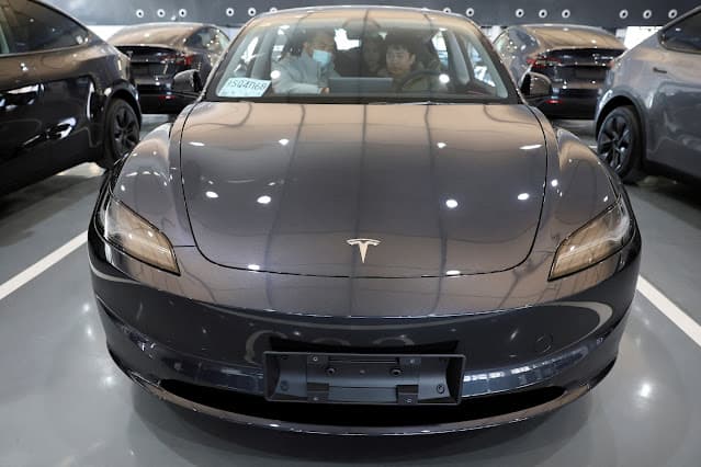 Tesla desenvolve novo SUV elétrico menor e mais barato, dizem fontes