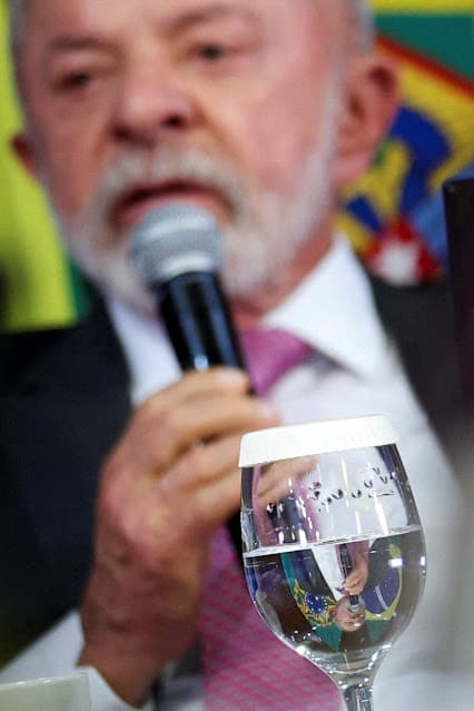 Lula defende proibição de "bets", diz estar preocupado com endividamento da população