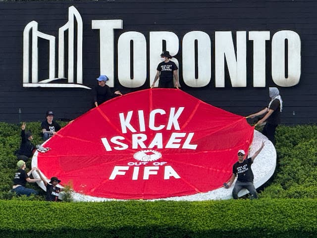 Fifa enfrenta protestos em Toronto por laços com Israel antes da partida do Canadá na Copa do Mundo