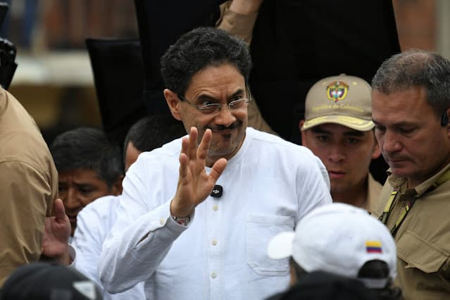 Colômbia terá 2º turno presidencial após candidato de esquerda reconhecer derrota em 1º turno