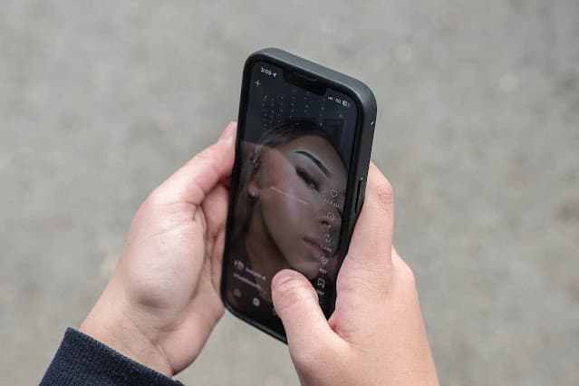 Grécia proibirá redes sociais para menores de 15 anos a partir de 2027 e pede ação da UE