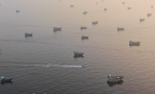 Trump afirma que navios com petróleo estão saindo do Estreito de Ormuz