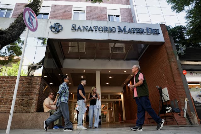 Stevie Young, guitarrista do AC/DC, deixa hospital em Buenos Aires