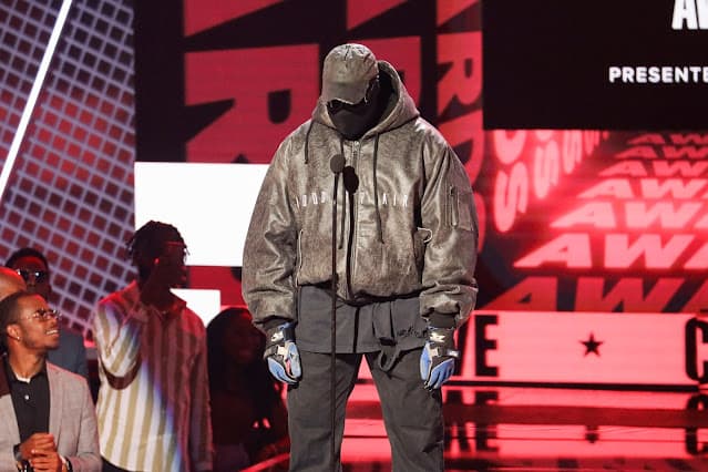 Kanye West se apresentará na Holanda, apesar de proibições em outros lugares