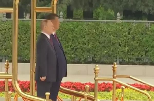 China e Rússia fecham 20 acordos bilaterais em Pequim