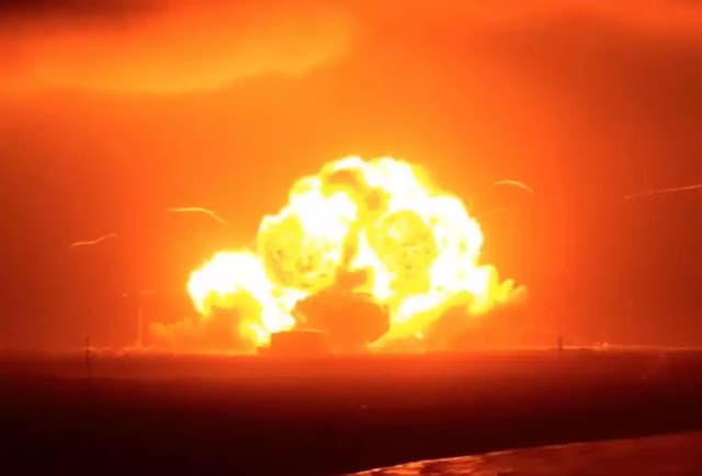 Explosão de foguete de Bezos pode impactar retorno à Lua; Nasa investiga