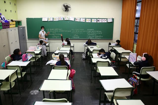 CORREÇÃO-IPCA acelera mais que o esperado em fevereiro e tem maior nível em 1 ano com mensalidades escolares
