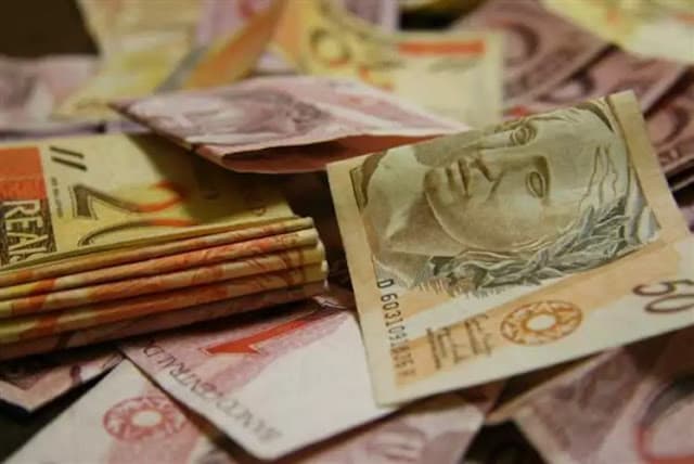 Congelamento de despesas do governo permitirá acelerar a redução da fila do INSS em ano eleitoral; hoje, há 2,3 milhões de pedidos pendentes