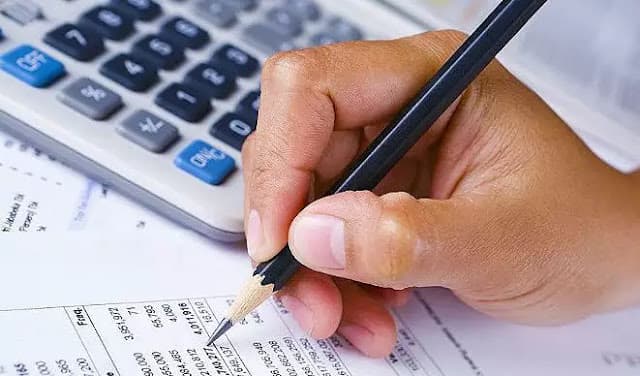 Mercado financeiro aumenta novamente a estimativa de inflação para este ano no Brasil e prevê corte menor dos juros