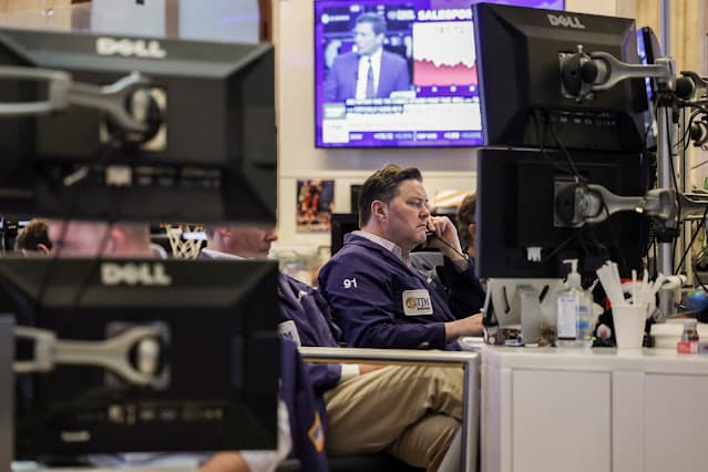 Wall St abre perto de máximas recordes com otimismo por IA