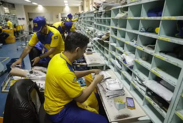 Para enfrentar rombo financeiro, governo autoriza os Correios a vender seguros, títulos de capitalização e a atuar no mercado de telefonia