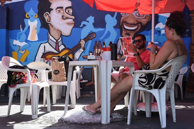 Setor de serviços cresce mais que o esperado em janeiro e iguala recorde da série