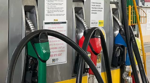 Lula assina medida provisória com subsídio de até R$ 0,89 no litro da gasolina