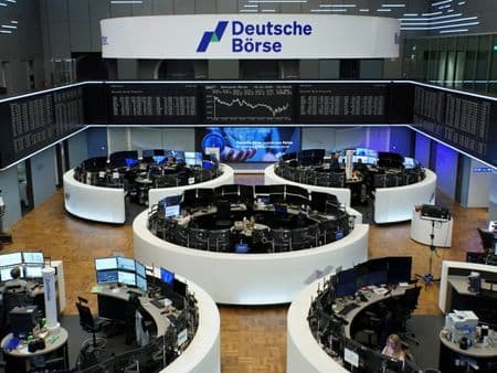 Índice STOXX 600 fecha em recorde com abrandamento de temores com IA e ganhos do UniCredit