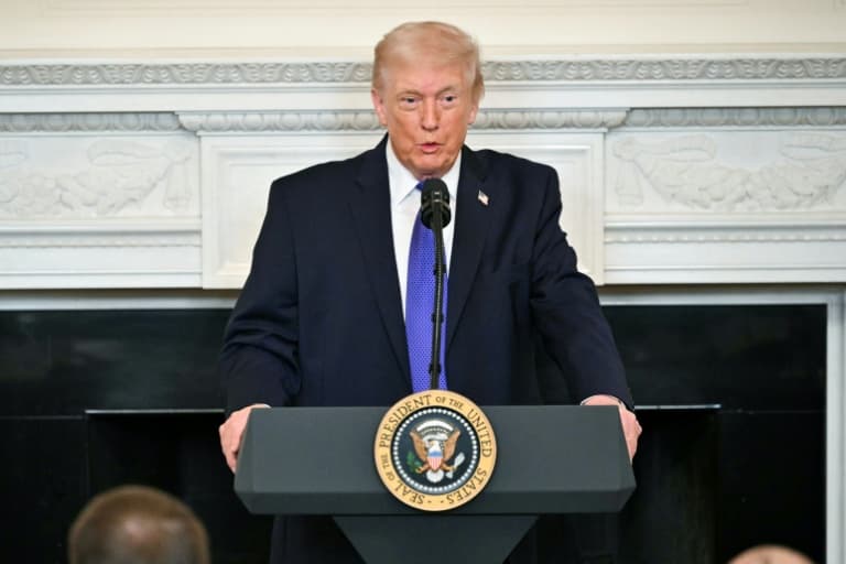 Trump aumenta tarifas globais dos EUA para 15% após revés judicial