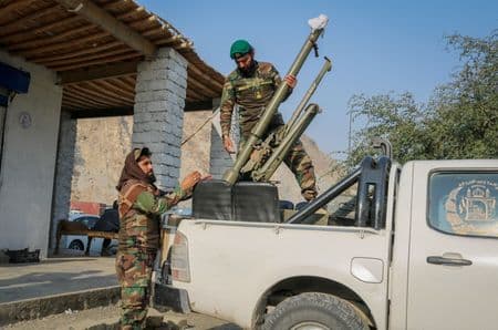 Talibãs afegãos estão abertos a negociar após bombardeios do Paquistão